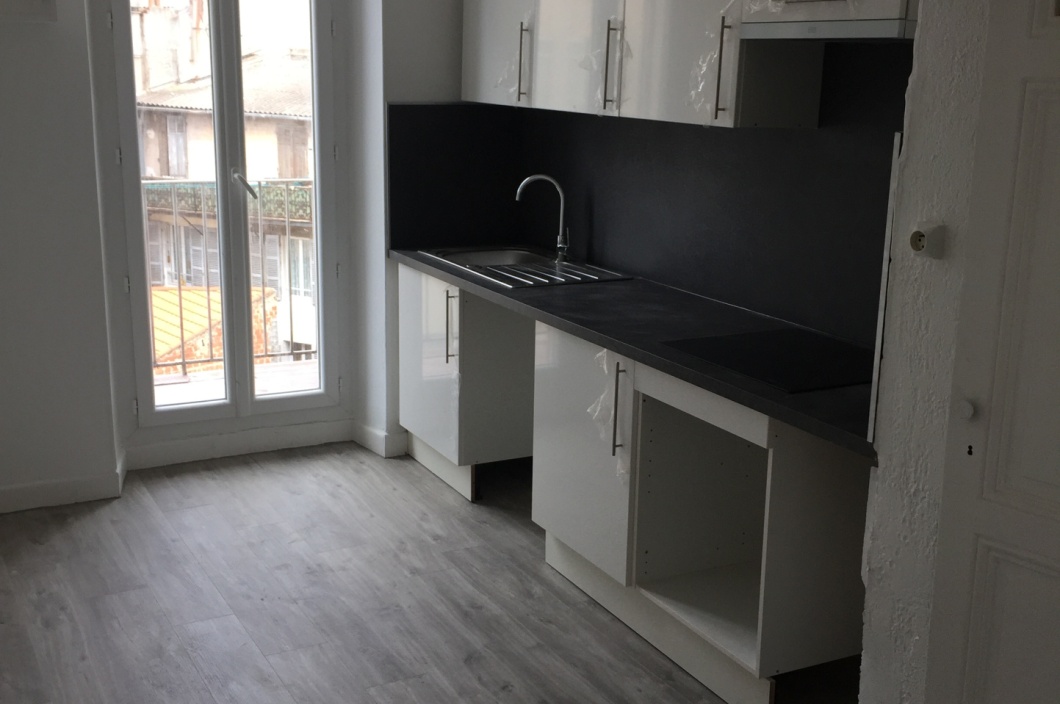 3 Chambres Chambres,1 Salle de bainsSalle de bain,Appartement,Location,403