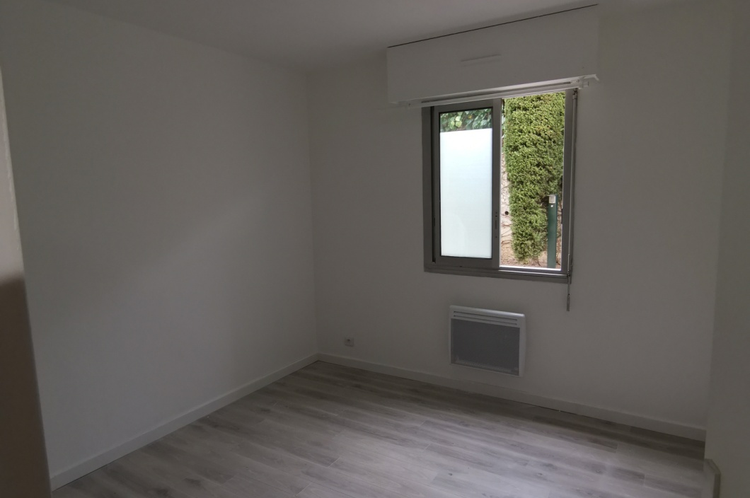 4 Chambres Chambres, 5 Chambres Chambres,1 Salle de bainsSalle de bain,Appartement,Location,471