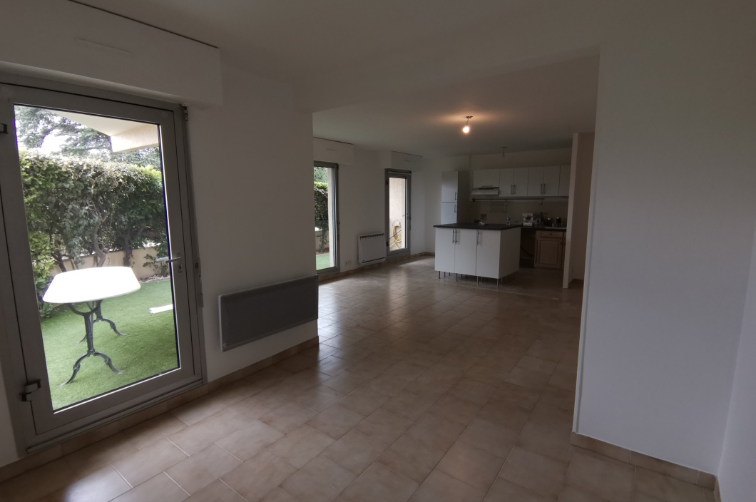4 Chambres Chambres, 5 Chambres Chambres,1 Salle de bainsSalle de bain,Appartement,Location,471