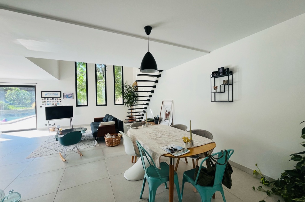 4 Chambres Chambres, 5 Chambres Chambres,1 Salle de bainsSalle de bain,Maison,Vente,487
