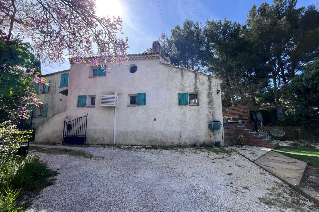 5 Chambres Chambres, 7 Chambres Chambres,1 Salle de bainsSalle de bain,Maison,Vente,561