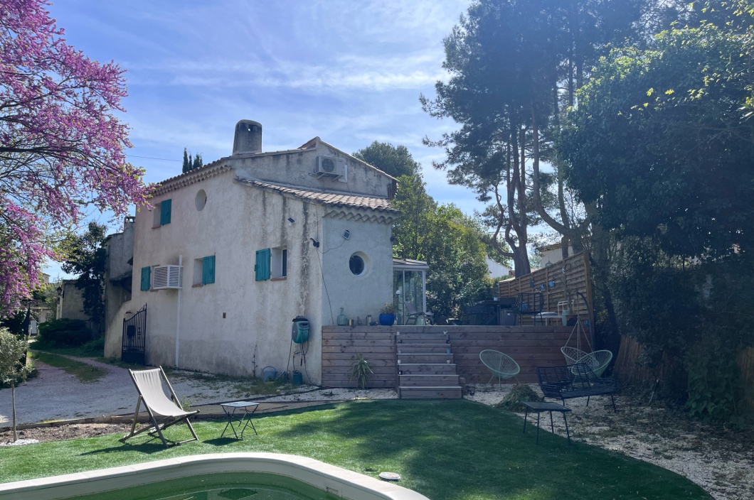 5 Chambres Chambres, 7 Chambres Chambres,1 Salle de bainsSalle de bain,Maison,Vente,561