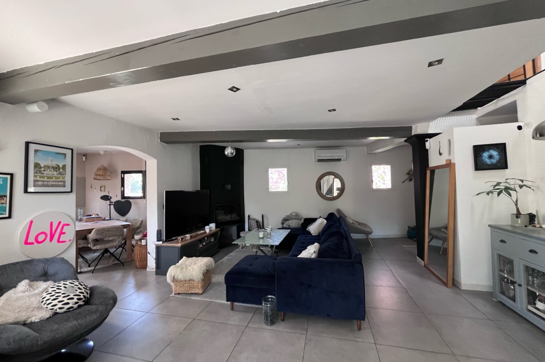 5 Chambres Chambres, 7 Chambres Chambres,1 Salle de bainsSalle de bain,Maison,Vente,561
