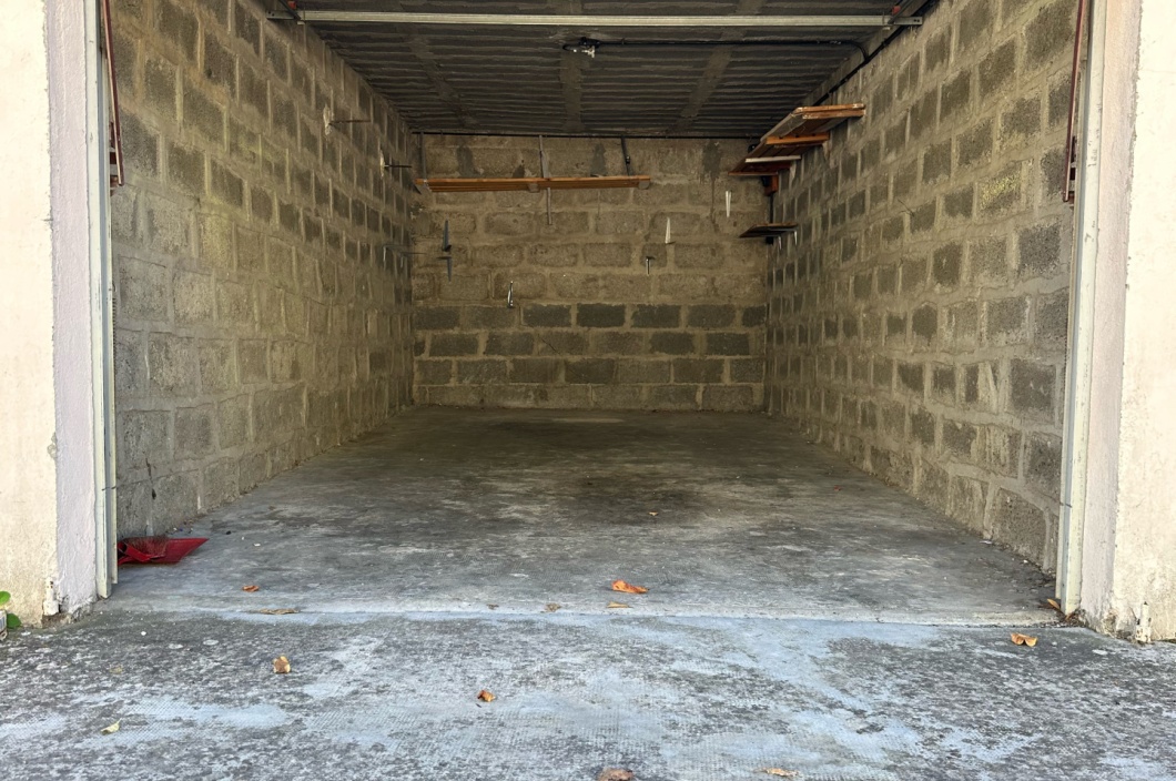 Garage,Location,566