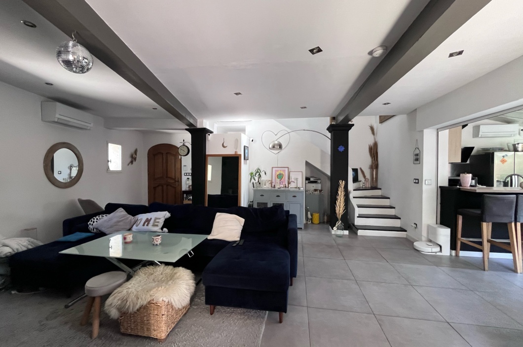 5 Chambres Chambres, 7 Chambres Chambres,1 Salle de bainsSalle de bain,Maison,Vente,561