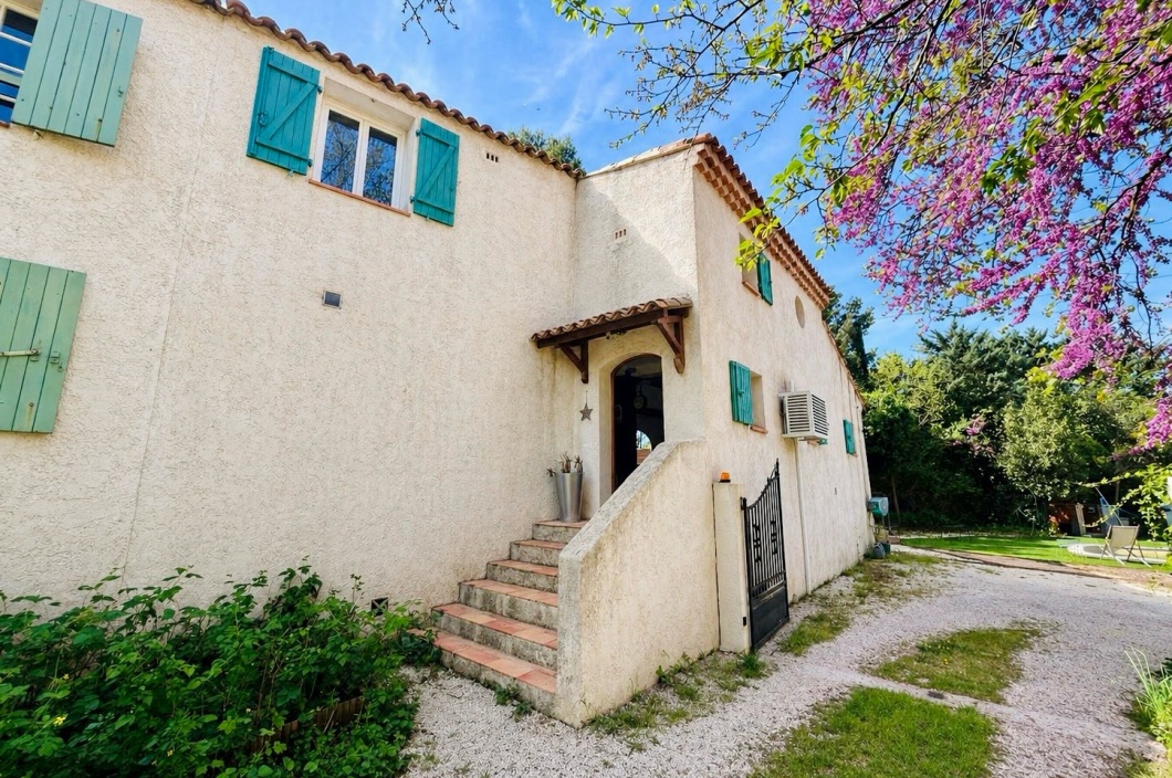 5 Chambres Chambres, 7 Chambres Chambres,1 Salle de bainsSalle de bain,Maison,Vente,561