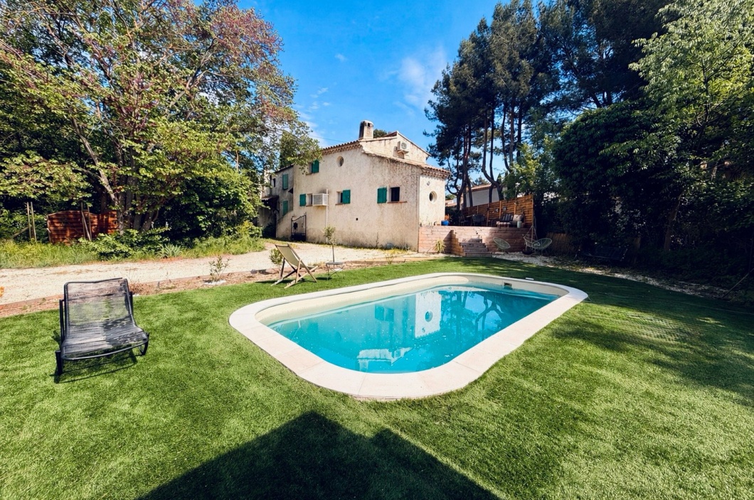 5 Chambres Chambres, 7 Chambres Chambres,1 Salle de bainsSalle de bain,Maison,Vente,561