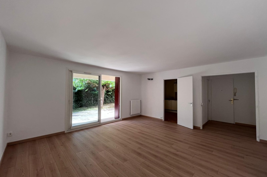 2 Chambre Chambres, 3 Chambre Chambres,1 Salle de bainsSalle de bain,Rez De Jardin,Vente,0,581