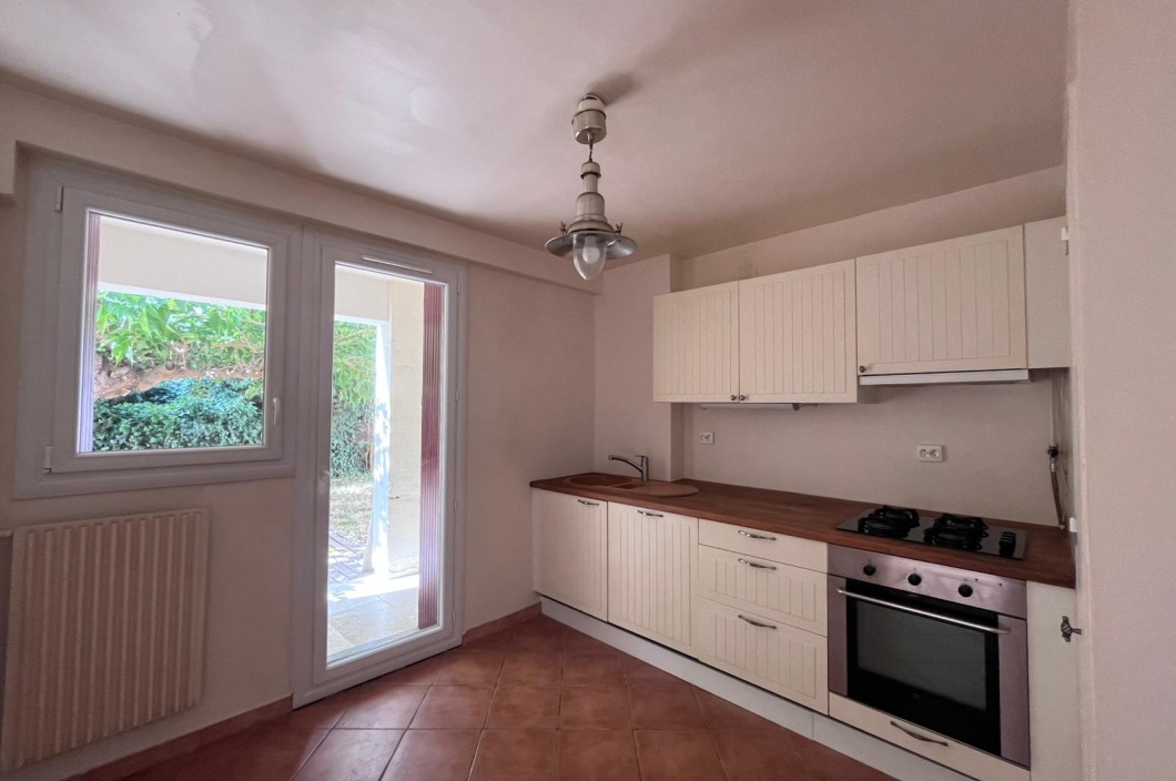 2 Chambre Chambres, 3 Chambre Chambres,1 Salle de bainsSalle de bain,Rez De Jardin,Vente,0,581