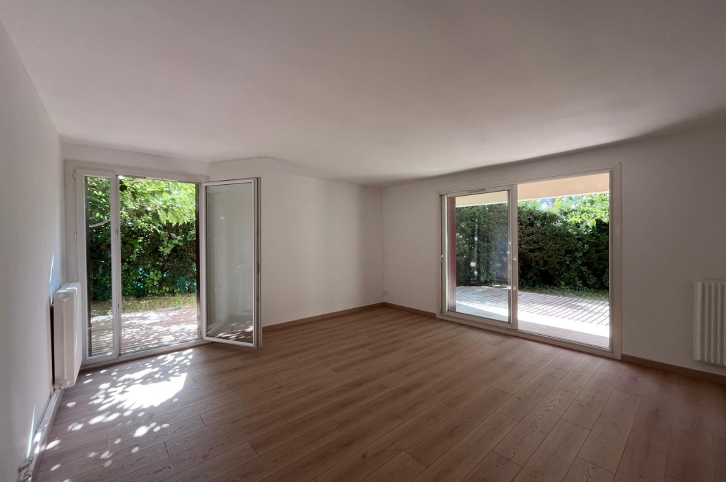 2 Chambre Chambres, 3 Chambre Chambres,1 Salle de bainsSalle de bain,Rez De Jardin,Vente,0,581